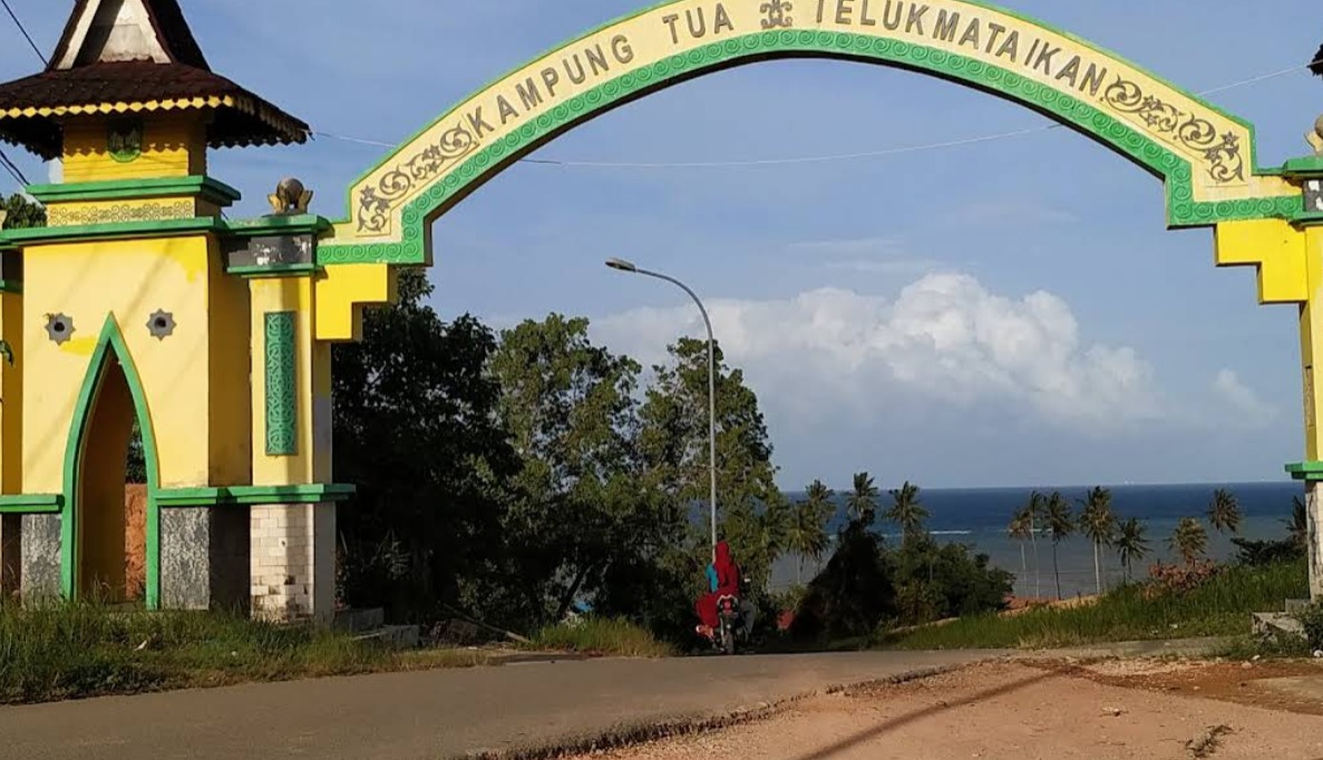 Teluk Mata Ikan Beach